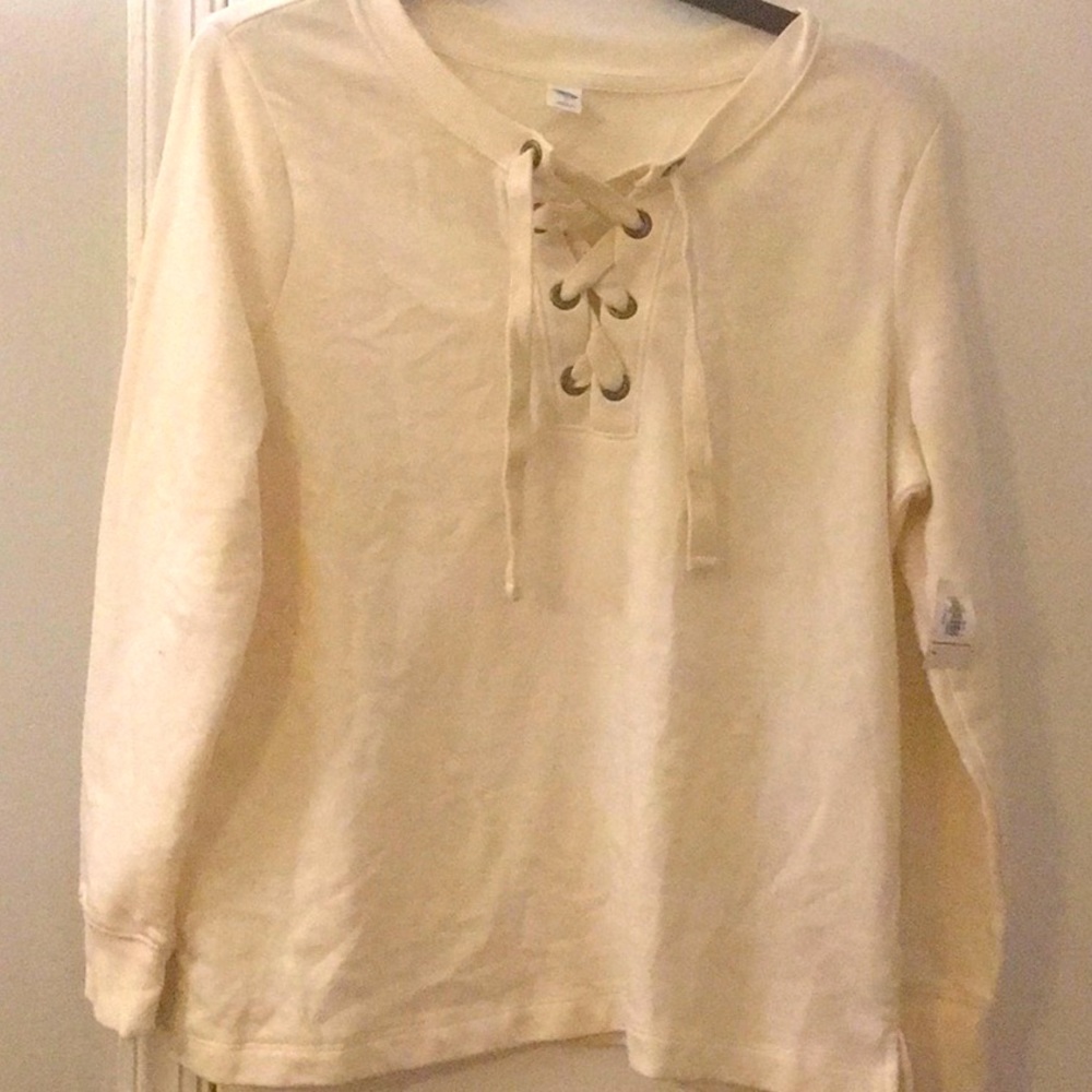New old navy cream sweatshirt Old school football vibes